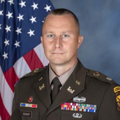 Portrait of LTC Andrew Bischoff